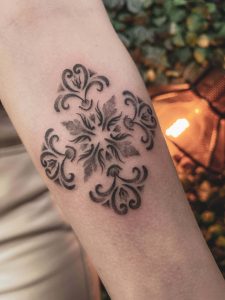 tatuagem inspirada em azulejo português